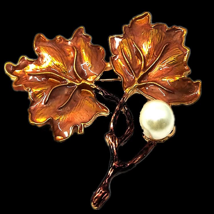 Thanksgiving Maple Leaf Brooch Pin Decoration