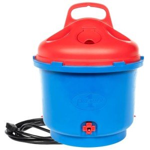 Premier 1 Supplies All-Season Heated Poultry Waterer for Chickens and Ducks - 3 Gallon