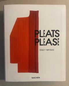 ISSEY MIYAKE 'Pleats Please' FASHION, DESIGN, CLOTHING, TEXTILE MANUFACTURING