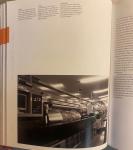 ISSEY MIYAKE 'Pleats Please' FASHION, DESIGN, CLOTHING, TEXTILE MANUFACTURING