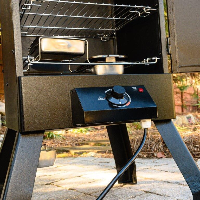 Masterbuilt Analog Electric Smoker in Black