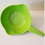 Apple 1 Quart Baby Colander with Handle