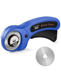 Mr. Pen- Rotary Cutter for Fabric with 1 Extra Blade, 45mm, Fabric Cutter Wheel, Fabric Rotary Cutter, Rotary Fabric Cutter, Sewing Rotary Cutter, Rotary Cutting Tool, Blue/Black