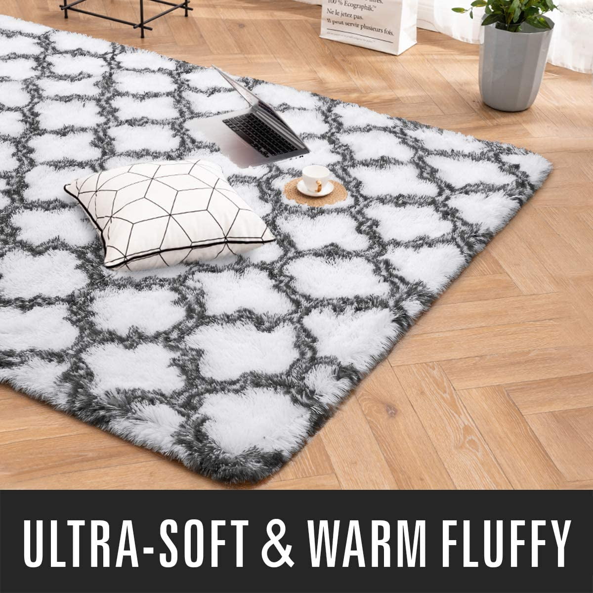 Geometric Boucle Area Rug 5'x8' - White