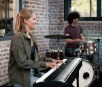 Kawai ES120 88-Key Portable Digital Piano with Speakers