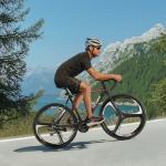 VEVOR Road Bike, 700C Wheels Racing Bike, Shimano 21 Speeds Drivetrain System City Commuter Road Bicycle, Urban Adult Sport Bike with Carbon Steel Frame, Drop Bar, Disc Brake, for Men and Women