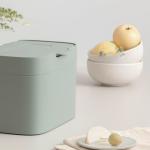 KAZAI. Compost Bin Kitchen 'Elin' | 1.2 GAL / 4.5L Countertop Compost Bin with Lid & Carbon Filter | Odor-Free, Dishwasher Safe, with Inner Bucket | Small Indoor Kitchen Composter | Sage-Green