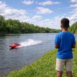 Fast RC Speed Boat, 30Kph Mini Jet Racing Boat with Powerful Jet Propulsion for Adult & Children, 2 * 1500mAh Batteries Electric Remote Control Small Water Boat for Pool, Lake, River (green)