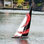 VOLANTEXRC 84" Remote Control Sailboat Racer
