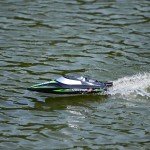 VOLANTEXRC Brushless RC Boats for Adults, 30+MPH Fast Remote Control Boat with Rechargeable Batteries for Lakes, 2.4 GHz High Speed RC Boat for Adults (797-4 Brushless)