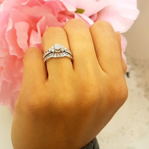 1.10 CTW Round White Diamond Engagement Ring Set