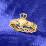 Italian 14kt Yellow Gold Claddagh Ring - Size 8