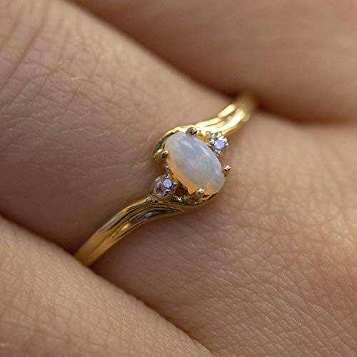 10k Yellow Gold Oval Opal Diamond Ring Size 7