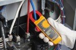 Fluke 302+ Digital Clamp Meter for AC/DC Measurements