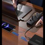 10-Port USB 3.2 Hub with LED Switches
