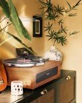 Retro Bluetooth Turntable with Built-in Speakers