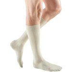 mediven for Men Classic, 20-30 mmHg – Calf High Compression Stockings, Closed Toe Leg Circulation for Men, Compression Dress Socks, Leg Support Compression Coverage, IV, Tan