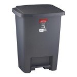Rubbermaid 8.25-Gallon Step-On Trash Can - Gray