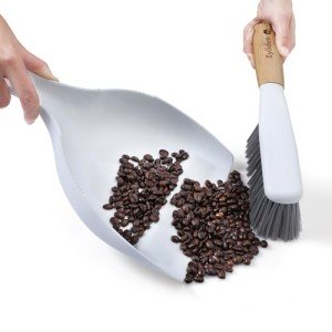 Eyliden Portable Bamboo Handle Brush and Dustpan Set