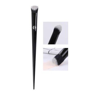 Angled Contour Concealer Brush for Under Eyes