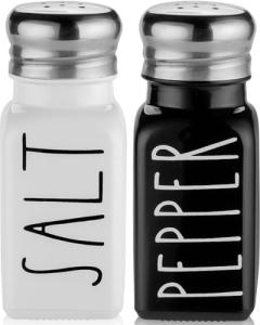 Cute Farmhouse Salt and Pepper Shakers Set