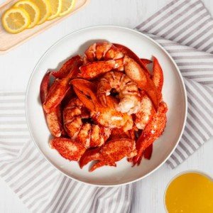 Domestic Seafood Lobster Meat - 4 Pounds (4 lbs) Cooked Fresh Frozen Cold Water Claw and Knuckle Lobster Meat from Maine - Rich in Protein, Omega-3, Vitamins, and Minerals