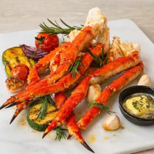 OCEANZEN: Wild Caught Southern King Crab Legs - 2lbs (Medium Size) - Flash Frozen for Premium Freshness