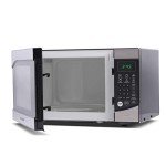Compact 900 Watt Microwave with Child Lock