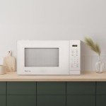 Magic Chef 1000W Compact Countertop Microwave Oven