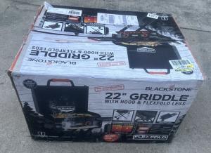 Blackstone 22" 2-Burner Propane Griddle with Legs