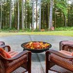 Portable 21-Inch Fire Pit with Grill & Accessories