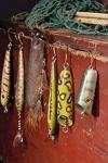 Making Wooden Fishing Lures: Carving and Painting Techniques that Really Catch Fish (Fox Chapel Publishing) 11 Step-by-Step Projects for Crawlers, Chasers, Wigglers, & More with Clear, Expert Advice