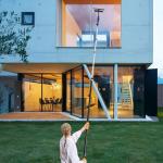 VEVOR Telescopic Extension Pole, 7-30 FT Multi-Purpose Extension Pole, Sturdy Aluminum Alloy Paint Extendable Pole with Flip-Lock Design, Telescopic Pole for Painting, Dusting and Cleaning