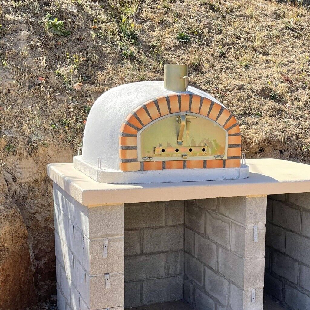 Amadora Outdoor Wood-Fired Pizza Oven