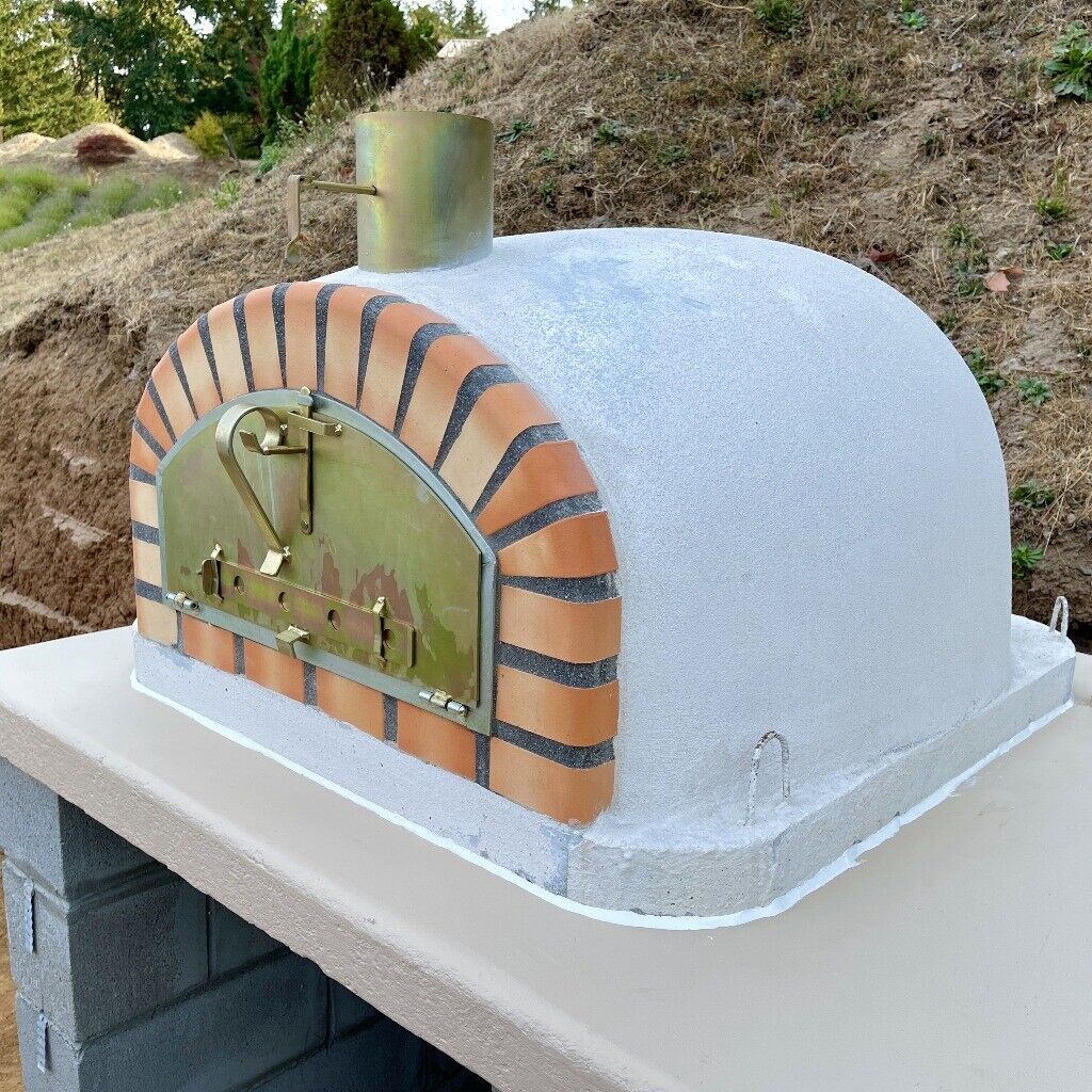 Amadora Outdoor Wood-Fired Pizza Oven