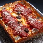 Detroit Style Pizza Pan 10x14x2.5 (Non Stick without BPA) Replace lloyds Pizza Pan, Pre-Seasoned Detroit Authentic Pizza Pan, Hard Anodized Detroit Deep Dish Pizza Pan Two Years Free Replacement