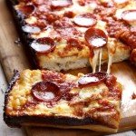 Detroit Style Pizza Pan 10x14x2.5 (Non Stick without BPA) Replace lloyds Pizza Pan, Pre-Seasoned Detroit Authentic Pizza Pan, Hard Anodized Detroit Deep Dish Pizza Pan Two Years Free Replacement