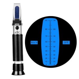 Fafeicy 0-90% Refractometer with Temp Compensation