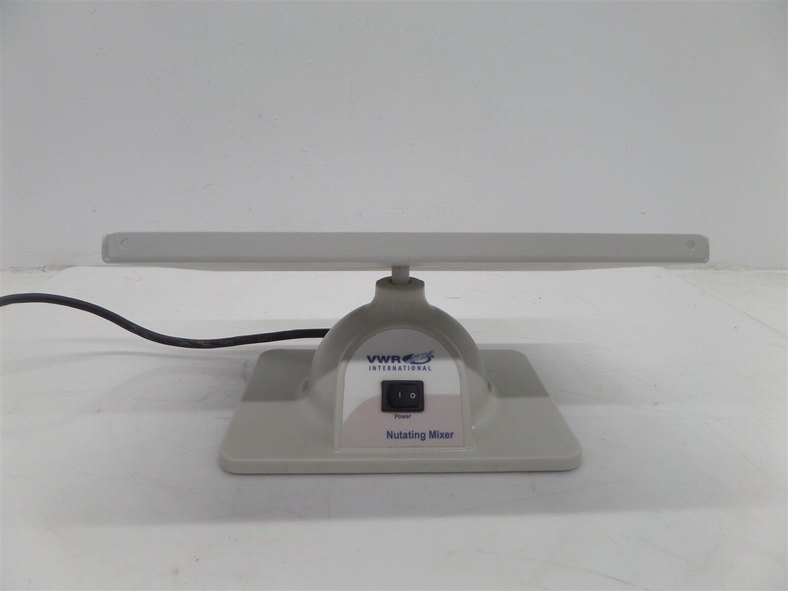 VWR Nutating Mixer 82007-202 for Labs