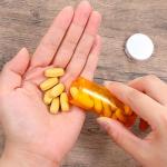 80Pcs Clear Pill Bottles with Easy Open Caps