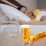 80Pcs Clear Pill Bottles with Easy Open Caps