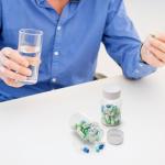 YIMITEE 30 Pack 80 ml Plastic Pill Bottle, Clear Empty Medicine Bottles with Caps, Prescription Pill Containers, Travel Sample Vial for Solid Powder Medication, Vitamin, Tablet, Candy