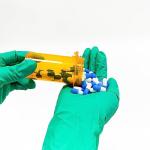 Reversible Thumb Tab Pill Vials with Caps