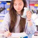 VILLCASE Microscope Slides with Staining Jar Set