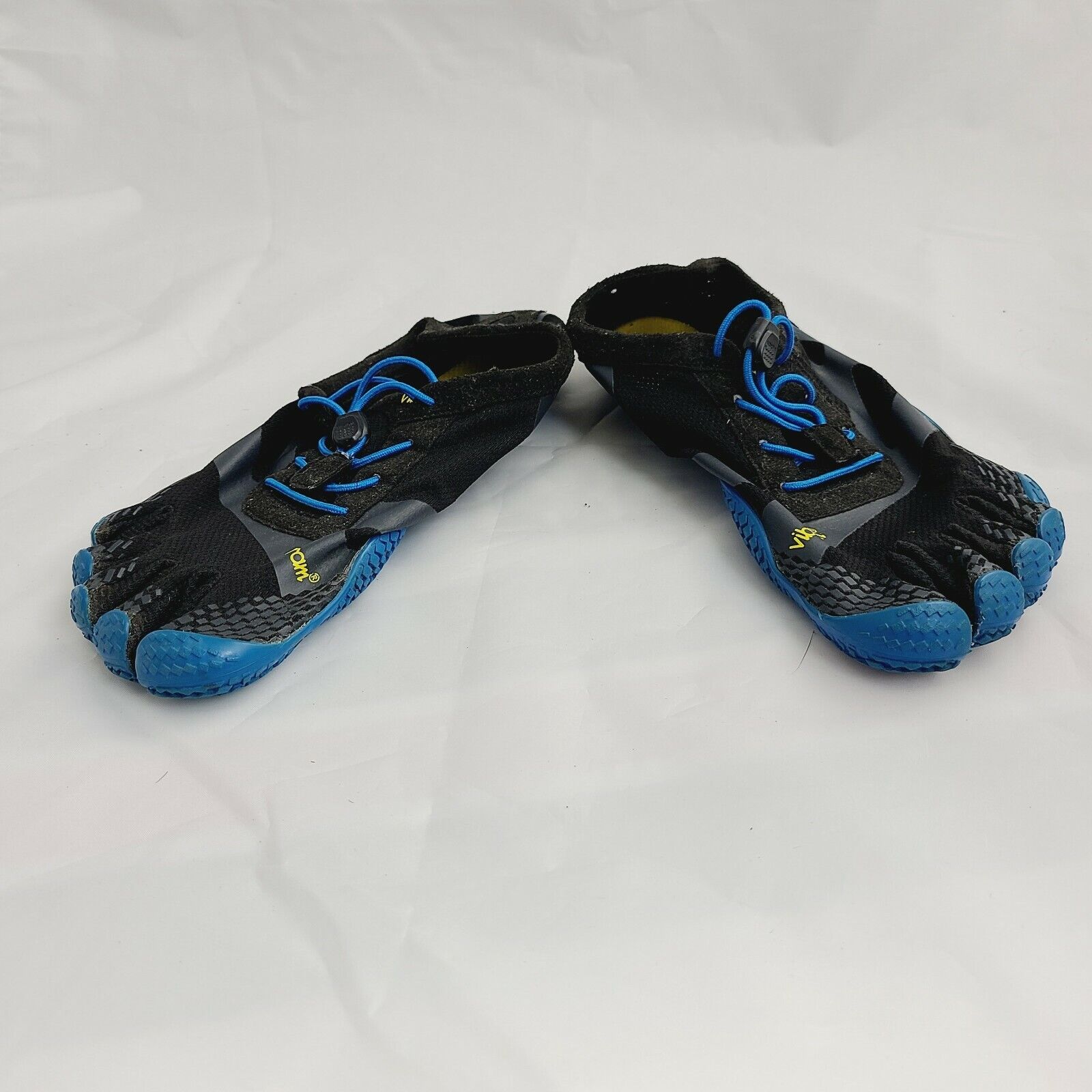 Boys Vibram Fivefingers Running Shoes 6.5-7 Black Blue 