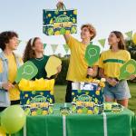 LUUFILx Pickleball Gift Bag Pickleball Birthday Goodie Bag with Greeting Card and Tissue Paper for Pickleball Party Favor Bags Wrapping Paper Bag for Pickleball Party Decorations (Blue)