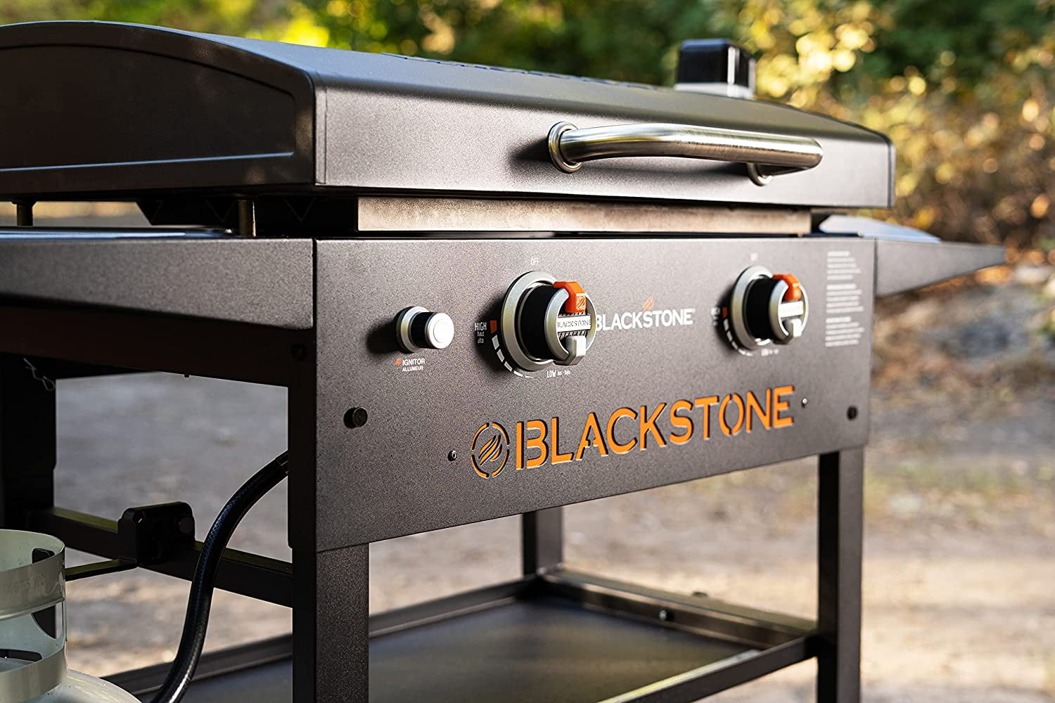 Blackstone 1883 2-Burner Propane Griddle with Hood