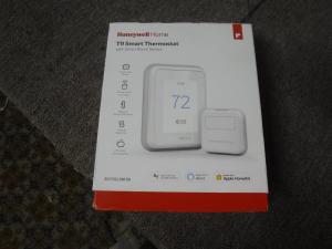 Honeywell T9 Smart Thermostat with Room Sensor