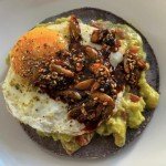 LA COMANDANTA, Salsa Macha jumbo size, Salsa, Salsa Macha, Organic Salsa, Hot sauce, Drizzle on meats, seafood like shrimp, eggs and beyond, Extra Spicy, Chili oil, 33.5 oz (950 G)