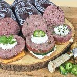 Hi Mountain Seasonings ǀ Summer Sausage Seasoning Kit ǀ HUNTER'S BLEND ǀ Includes Seasoning, Cure, 10 Casings & Directions ǀ Seasons up to 30lbs of Meat ǀ Beef, Pork, Venison, Deer & Wild Game